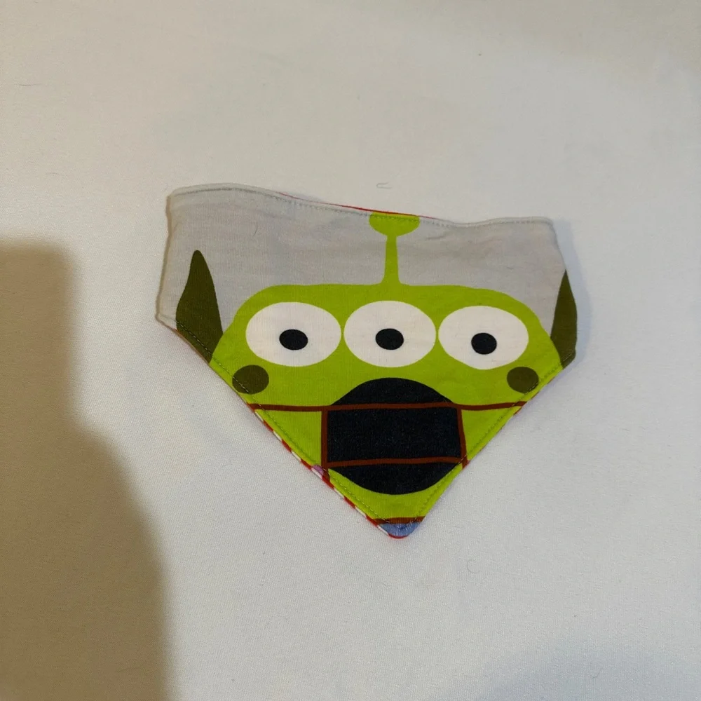 Disney Pixar Christmas Pet bandana Set